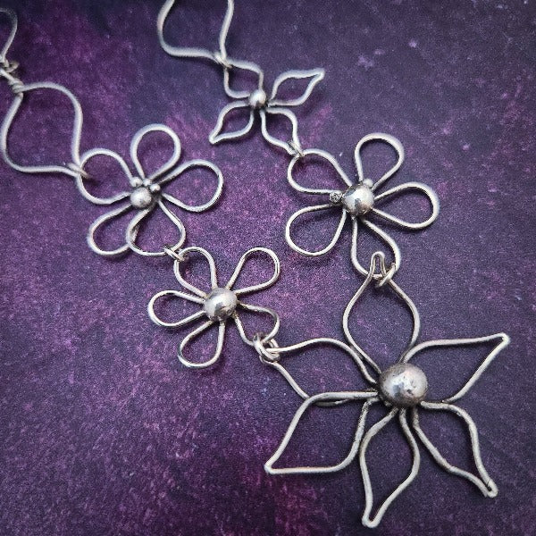 SILHOUETTE GARDEN NECKLACE / COLLARS