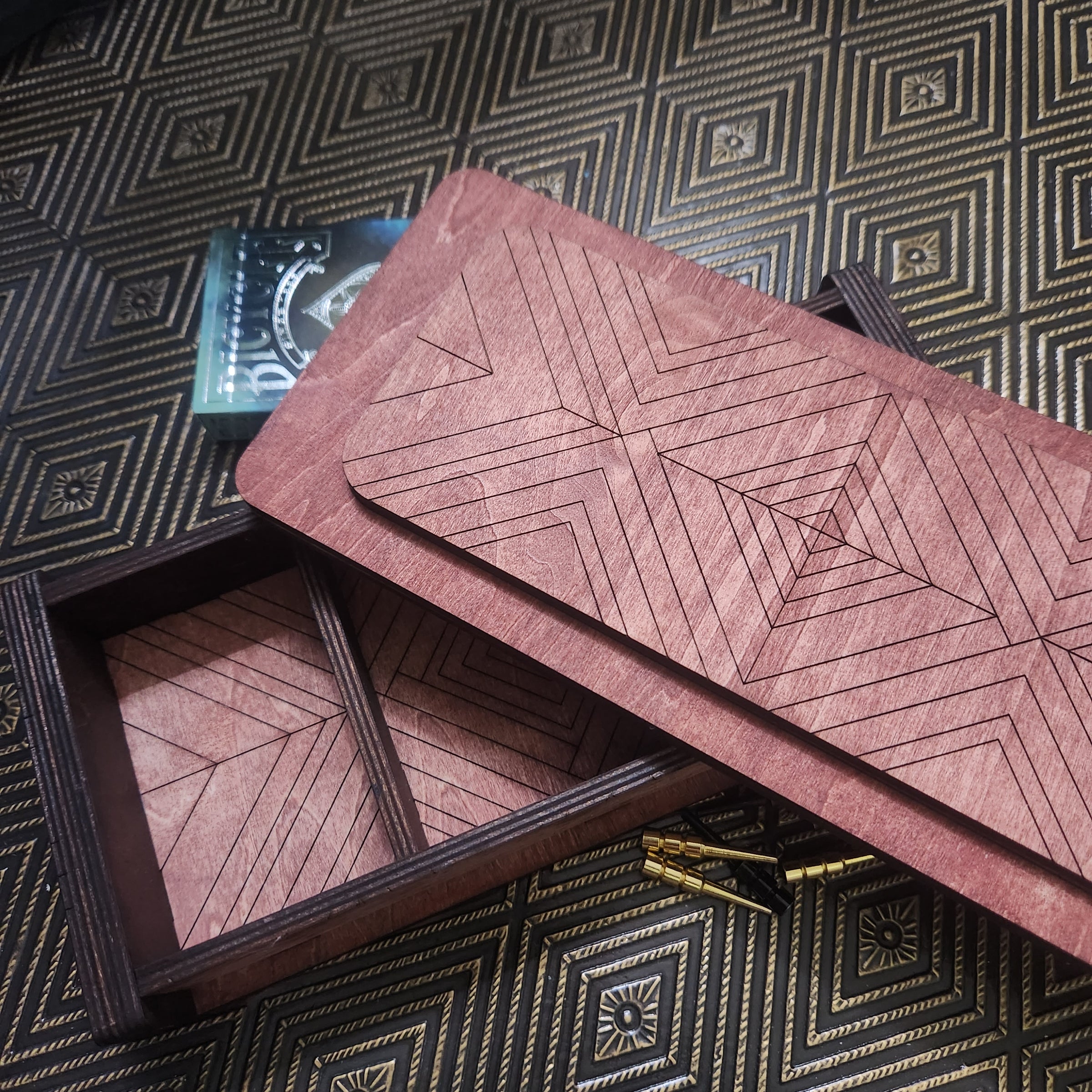 THE HEIRLOOM  CRIBBAGE GAME SET with STORAGE BOX -  Teak, Oak and Walnut Stains - from THE NAVARRI GAME COLLECTION