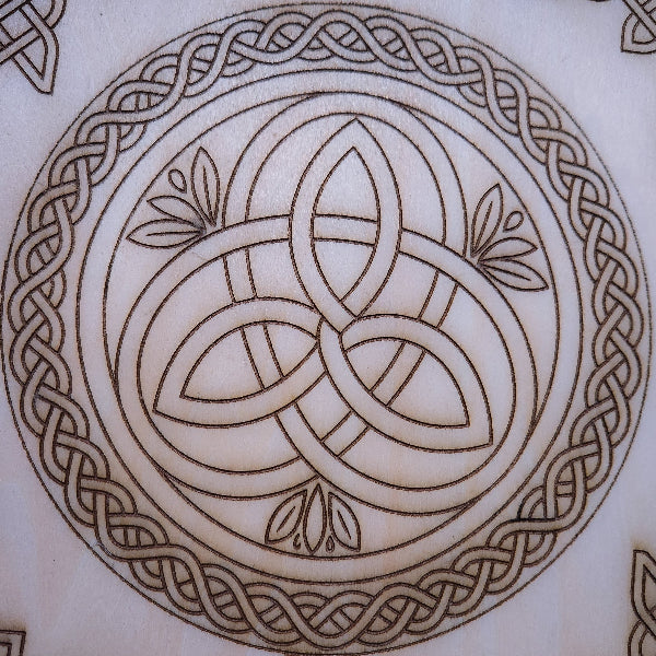 HERITAGE DOMINO GAME SET, Celtic Circle
