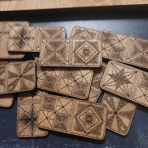 HERITAGE DOMINO GAME SET, GEOMETRY