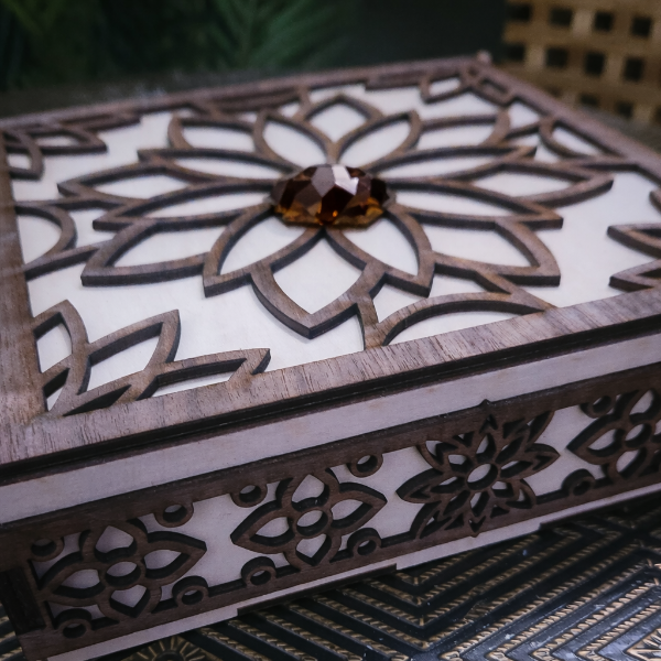 MANDALA PRESENTATION BOX {Walnut & Basswood}