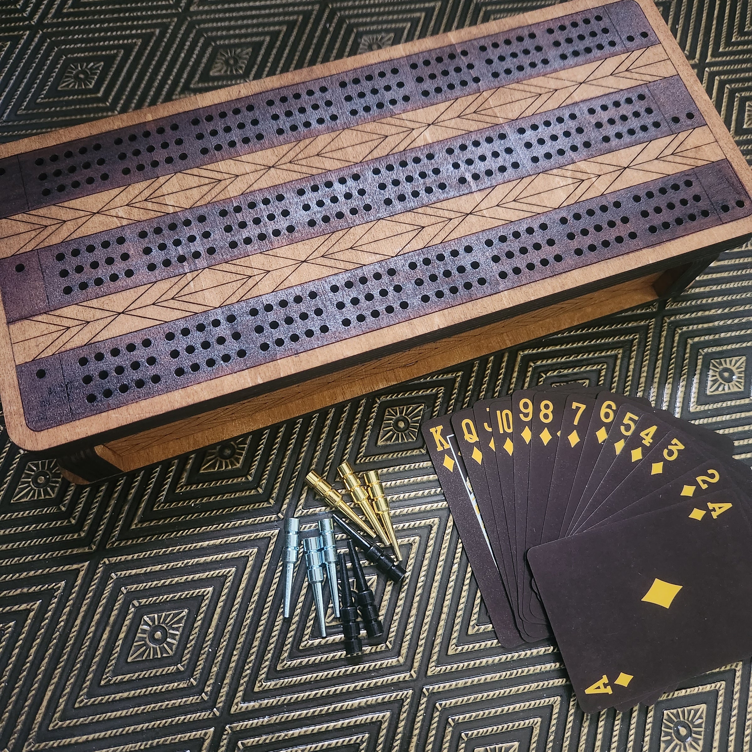 HERITAGE CRIBBAGE GAME SET - The Navarri Game Collection