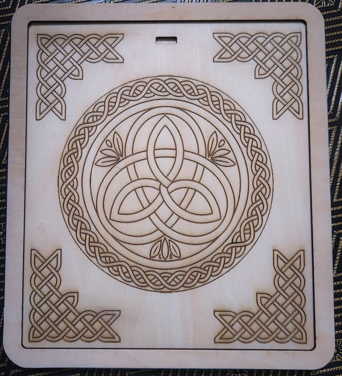 HERITAGE DOMINO GAME SET, Celtic Circle