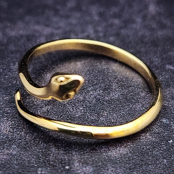Classic Sleek Gold Ring
