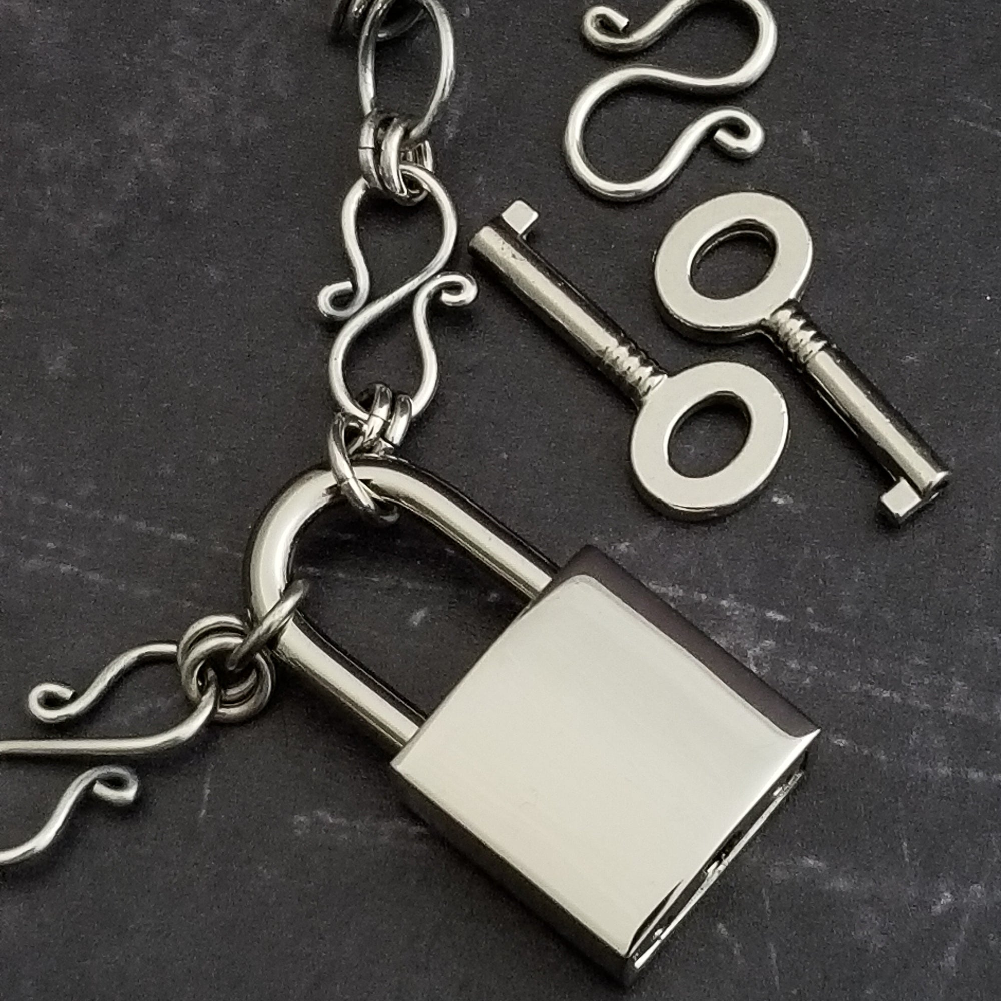3/4" SQUARE LOCK {Silver Tone}