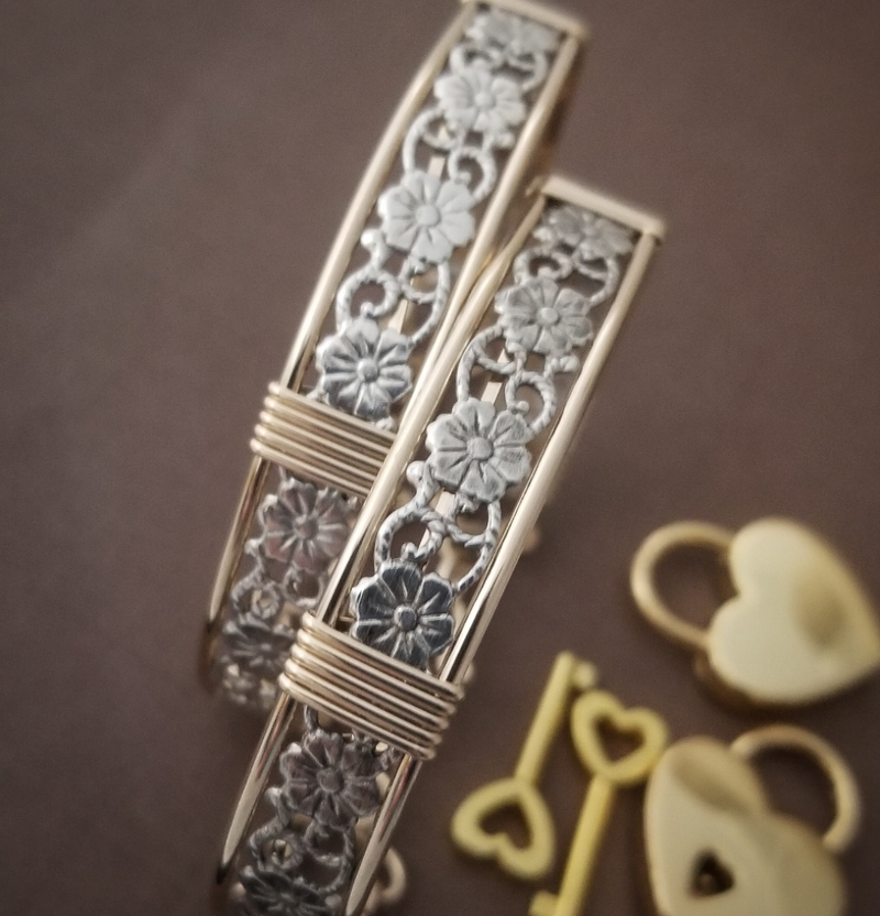 The Bel Fiore is one of our most delicate and feminine designs. Totally discreet. Can be locked for submission or show of Ownership, or worn with the traditional clasp for totally discreet wear.