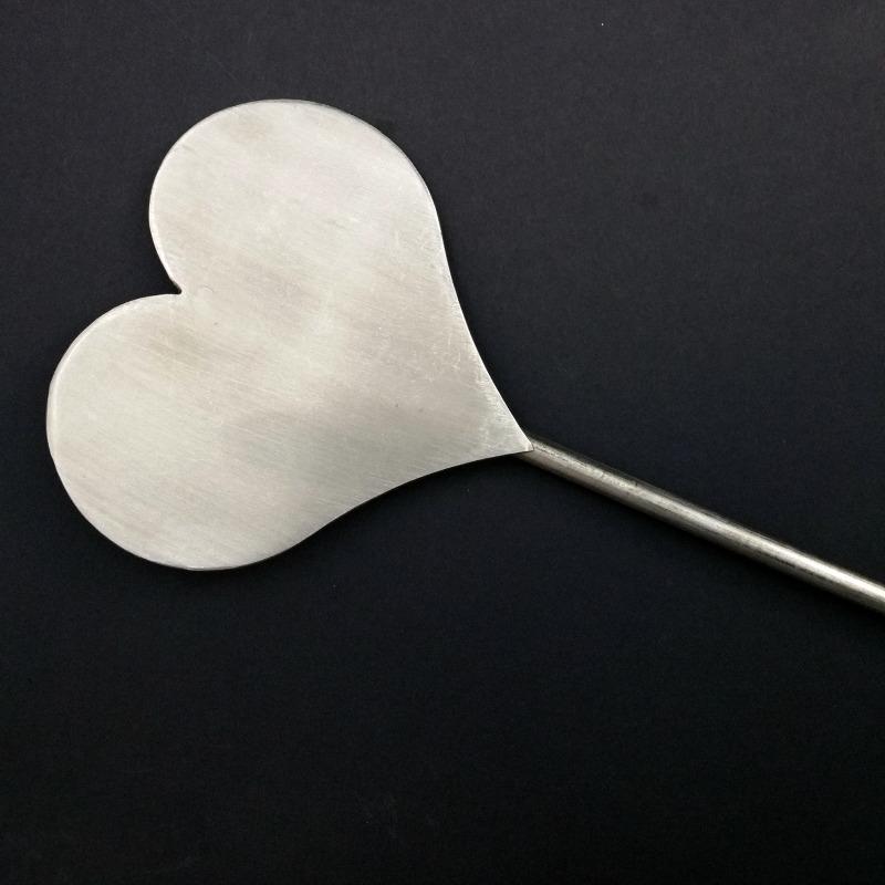 Intended for the serious sadist, it's certainly not for the faint of heart. This paddle should only be used by advanced players. Delivers a blistering sting with one spank. Used with a heavy/hard hand, this paddle will cause bruising and can draw blood. 