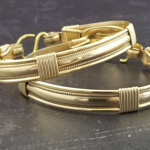 JANUS BDSM Bracelets de menottes verrouillables ou dispositifs de retenue de cheville, remplis d’or 14 carats avec accents remplis d’or