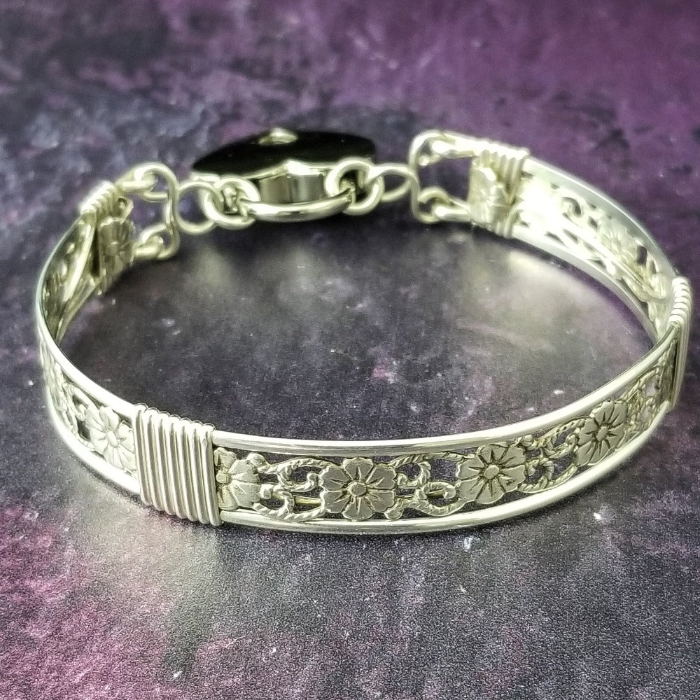 The Bel Fiore is one of our most delicate and feminine designs. Totally discreet. Can be locked for submission or show of Ownership, or worn with the traditional clasp for totally discreet wear.