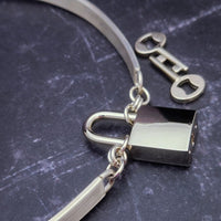 METAKI Unterwürfiges Halsband mit KOSTENLOSEM ANHÄNGER 