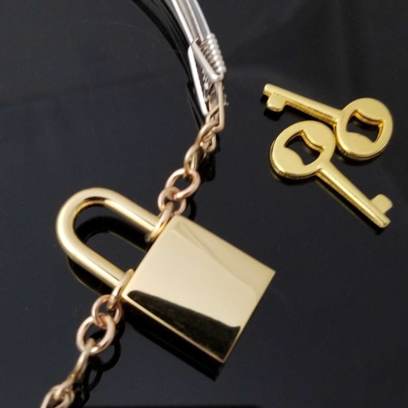 Our Rigger Collection is themed around ropes, paying homage to the ancient art of shibari. Designed for the submissive, this collar locks or can be worn with a discreet day clasp.