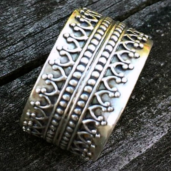 The WENCH Ring