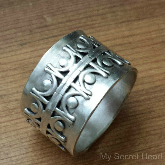Medieval Wolf Ring - Kingdom of Avaloria – Steampunk and Renaissance