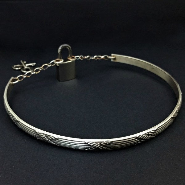 ST. ANDREW'S CROSS Locking Collar
