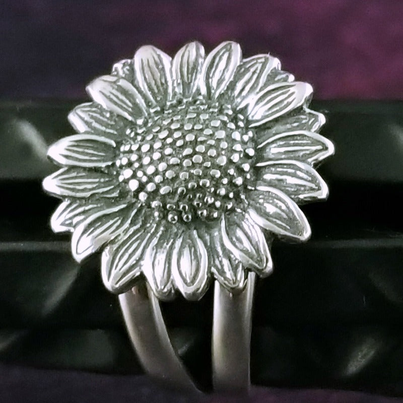 *READY TO SHIP* SUNFLOWER Ring {Size 8)